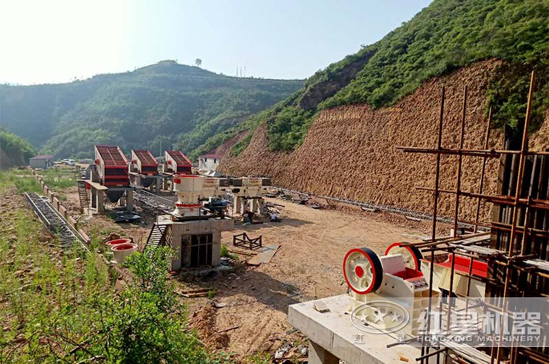 設備地基兩手抓，不誤生產緊掙錢